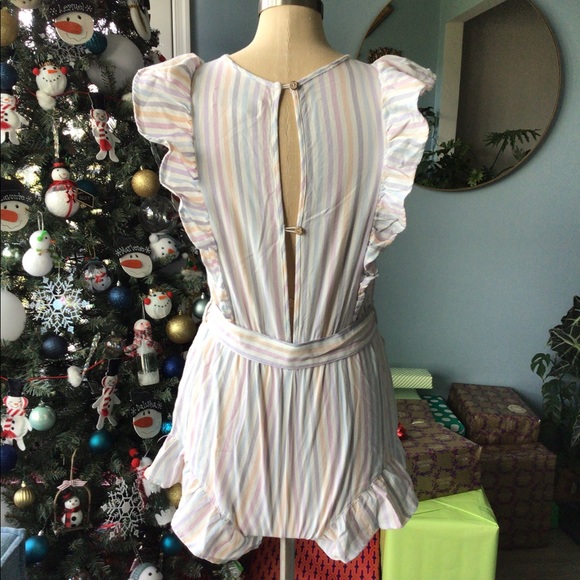NWT Super Cute Ruffle Romper - Picture 2 of 5